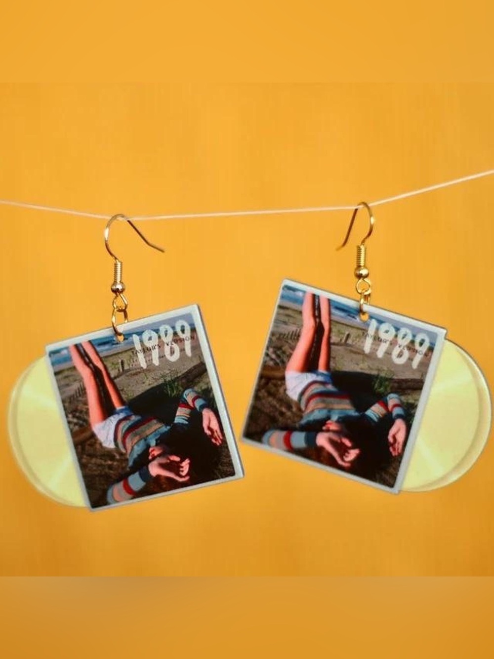 Taylor Swift 1989 vinyl Dangle Earrings Swiftie Gift Idea 1989 Taylor’s version